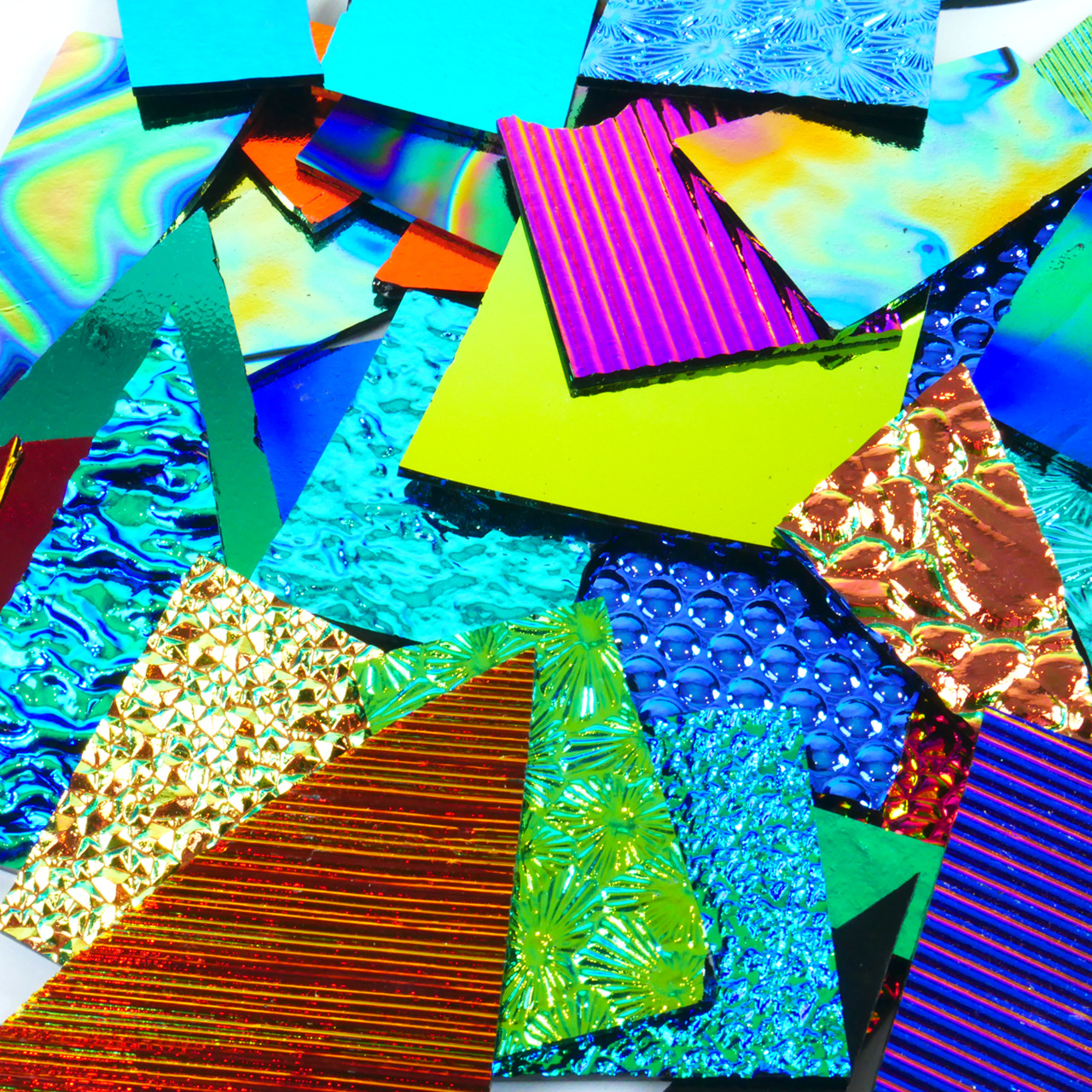 Chutes de verre CBS Dichroïque black CD96 Wissmach 0,45 KG Chutes de verre CBS Dichroïque black CD96 Wissmach 0,45 KG