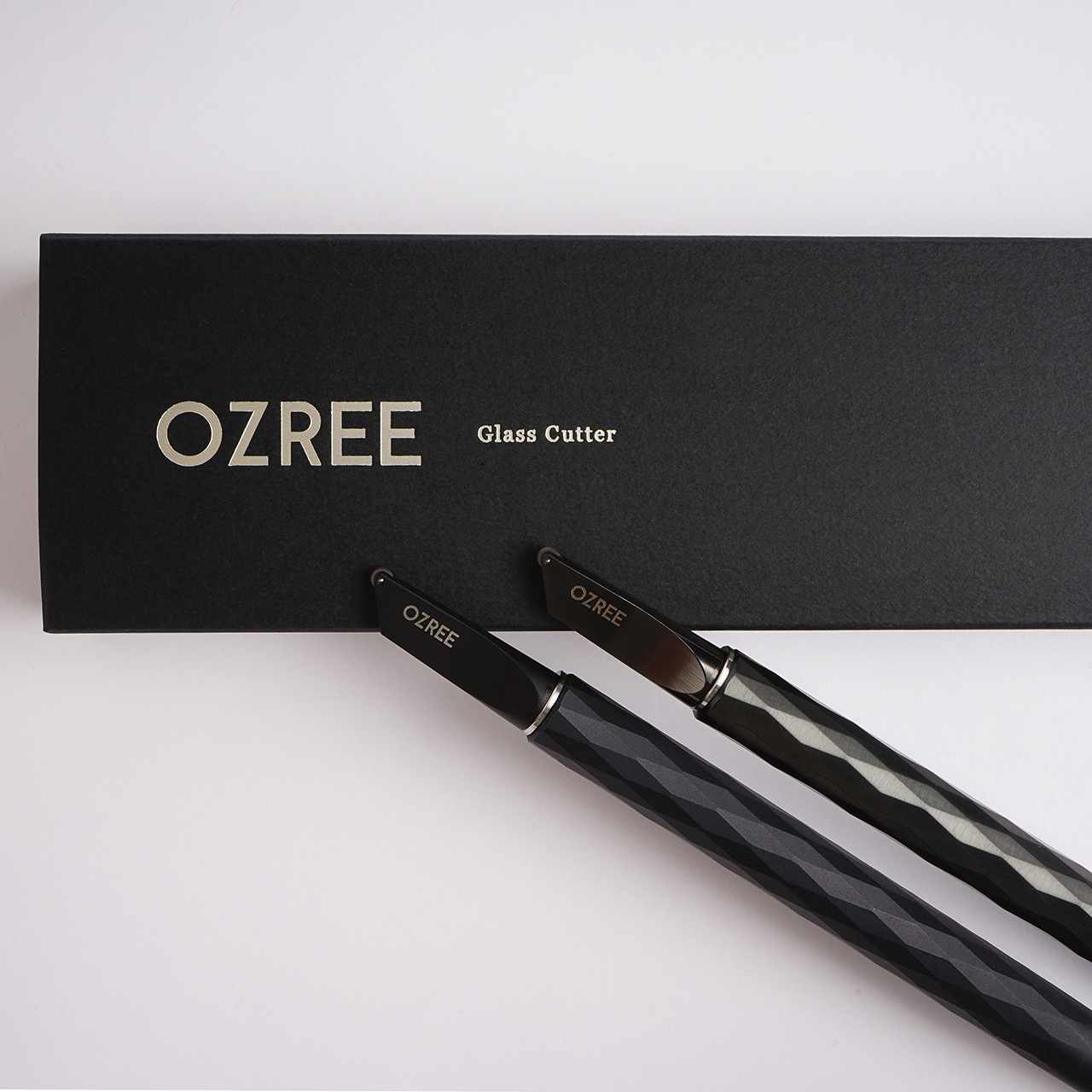 e8c9350c209b15e68c77cc840b95040337c37a75 OZREE Cortavidrio Negro brillante