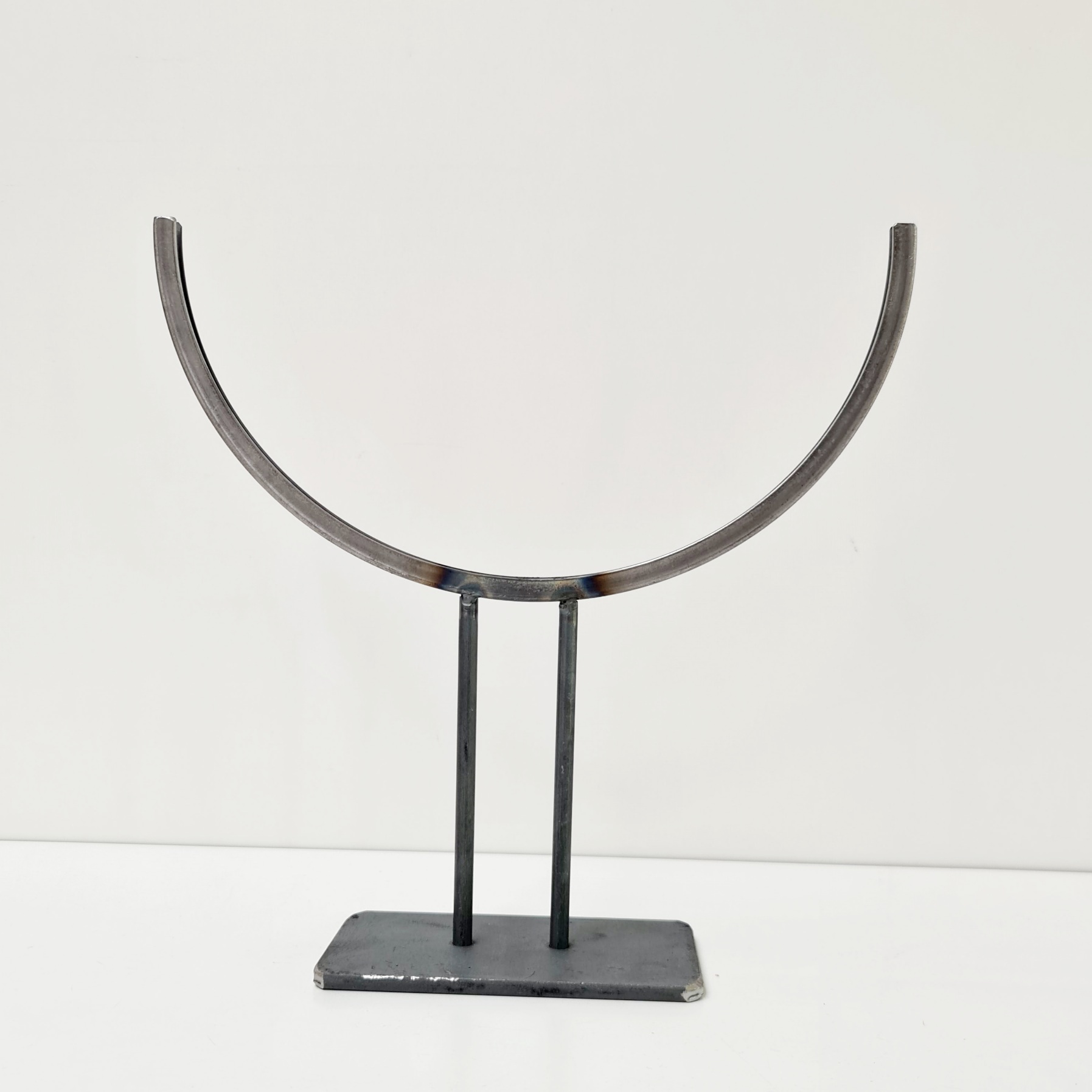 Glass holder with base, semicircular for 30cm glass