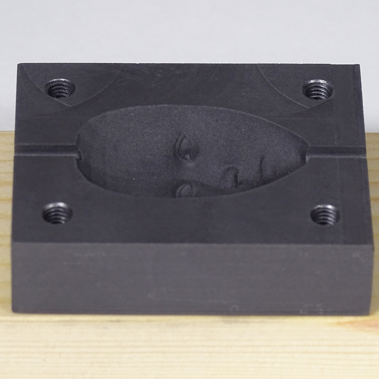 Máscara unisex con forma de perla de grafito Máscara unisex con forma de perla de grafito