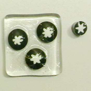 MILLEFIORI Stern schwarz-weiss d:6-8mm, 100g MILLEFIORI Stern schwarz-weiss d:6-8mm, 100g