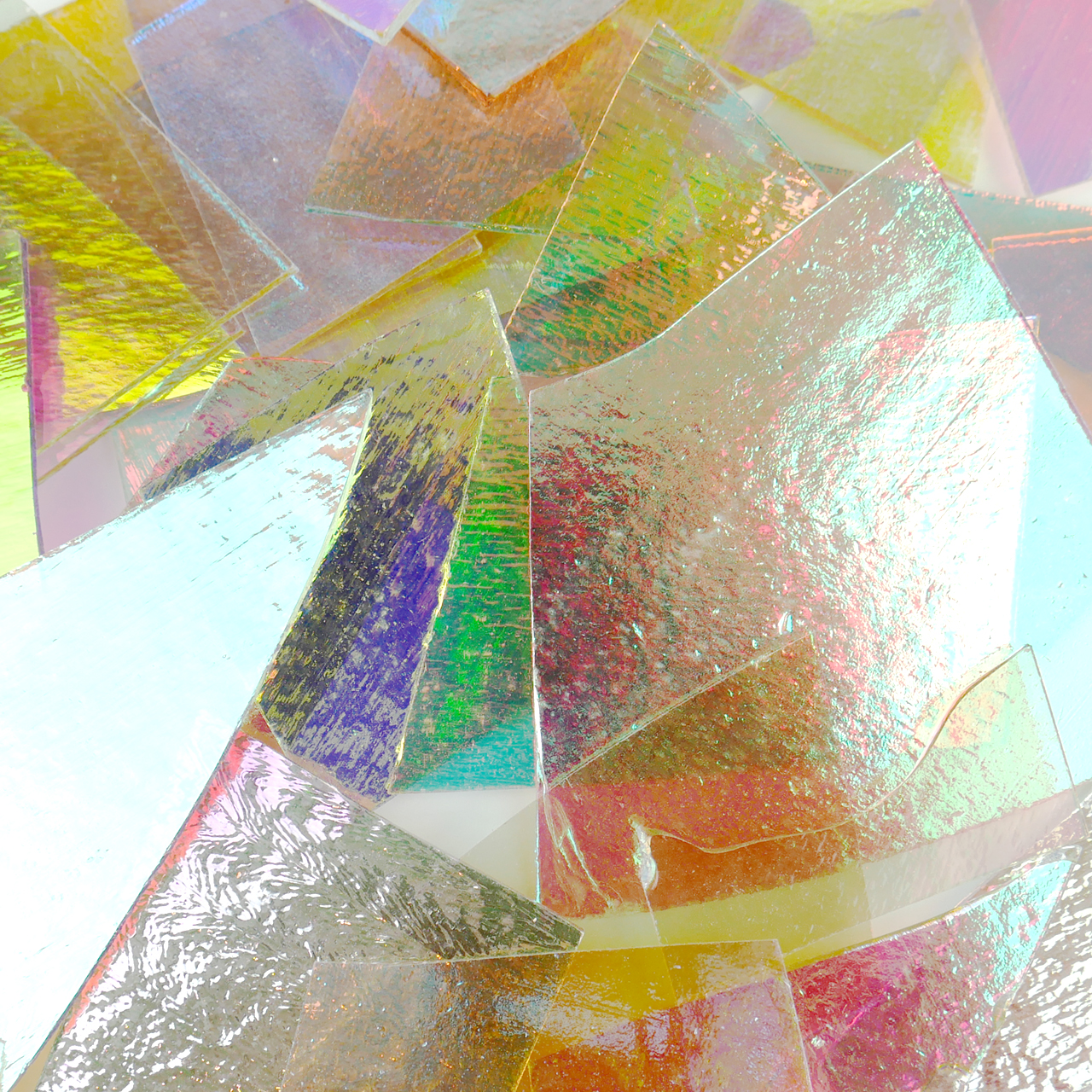 Scrap CBS Dichroic COE90 clear Bullseye 1,5mm 0,45 KG Scrap CBS Dichroic COE90 clear Bullseye 1,5mm 0,45 KG