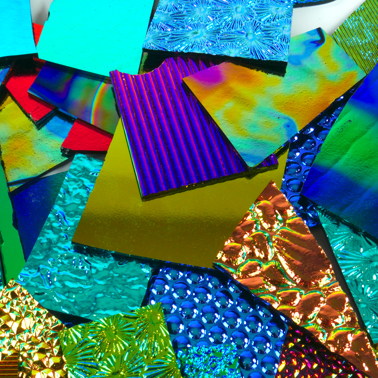 Scrap CBS Dichroic black COE96 Wissmach 0,45 KG Scrap CBS Dichroic black COE96 Wissmach 0,45 KG