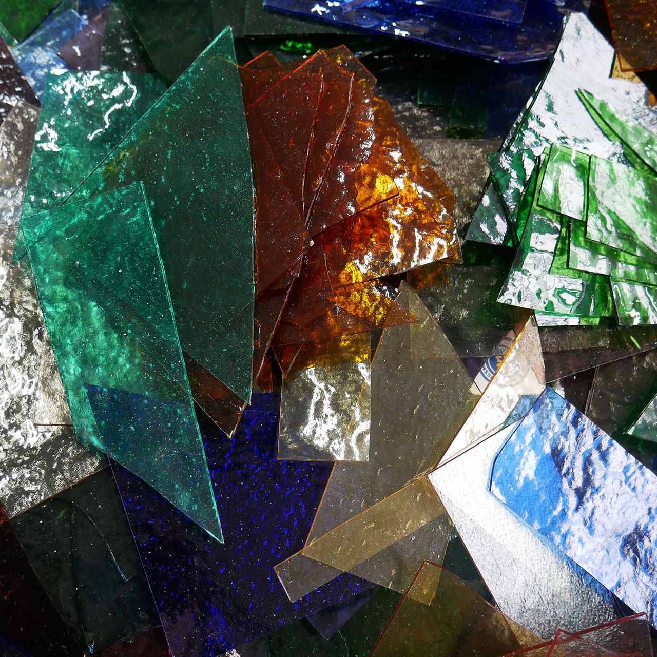 Cullet box 10kg - TRANSPARENT - Wissmach / Provetro Kathedral / Youghiogheny Cullet box 10kg - TRANSPARENT - Wissmach / Provetro Kathedral / Youghiogheny