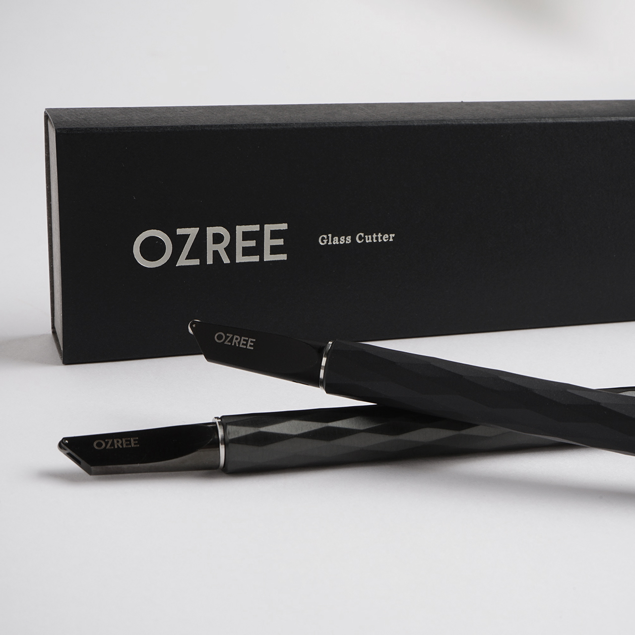 b0d3b670a50d6478ad12cb592ddbf789076f4cfa OZREE glass cutter Matte black