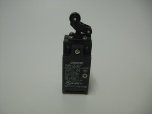 Safety switch hinge-version