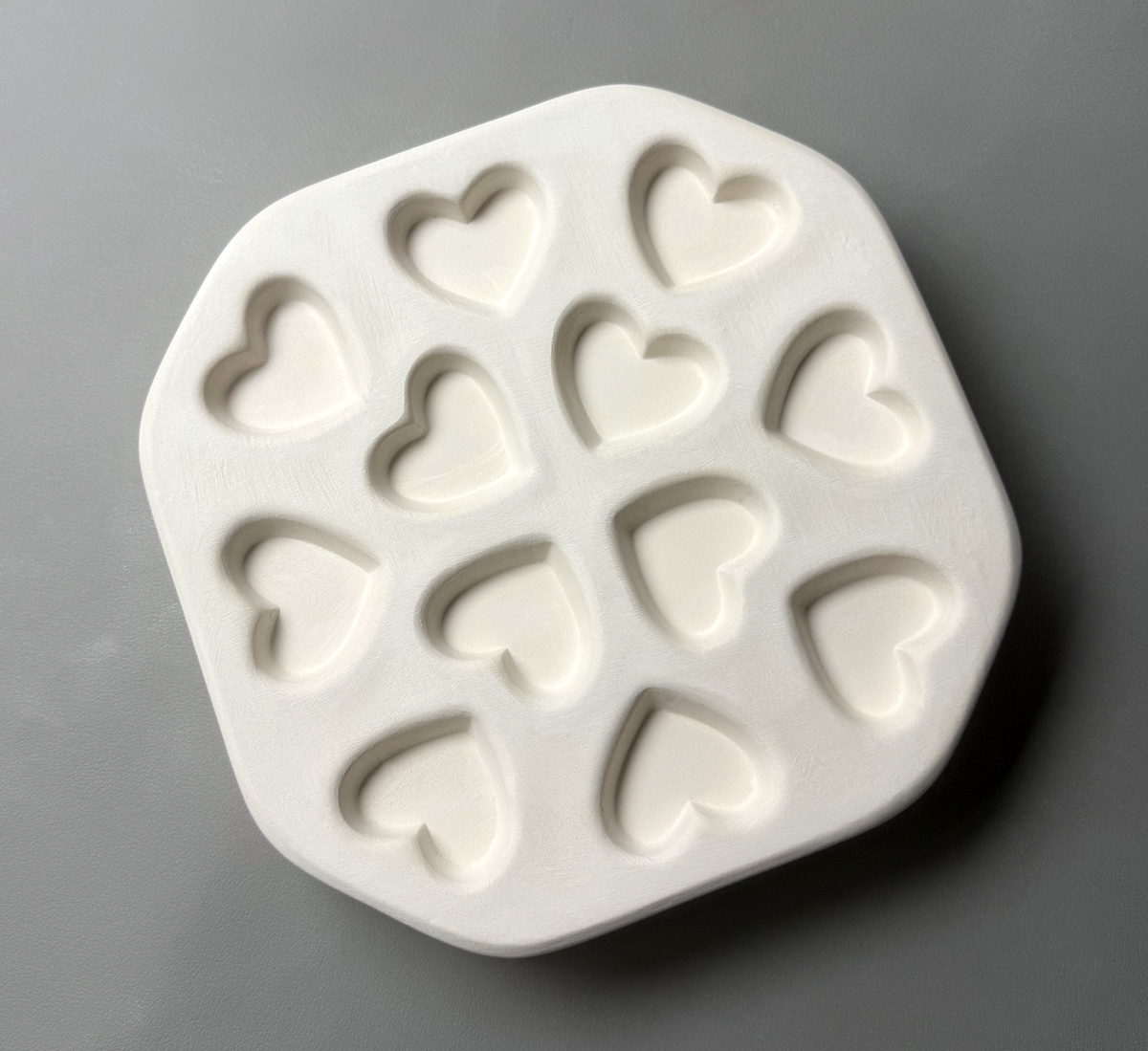 LF261 Twelve Small Hearts