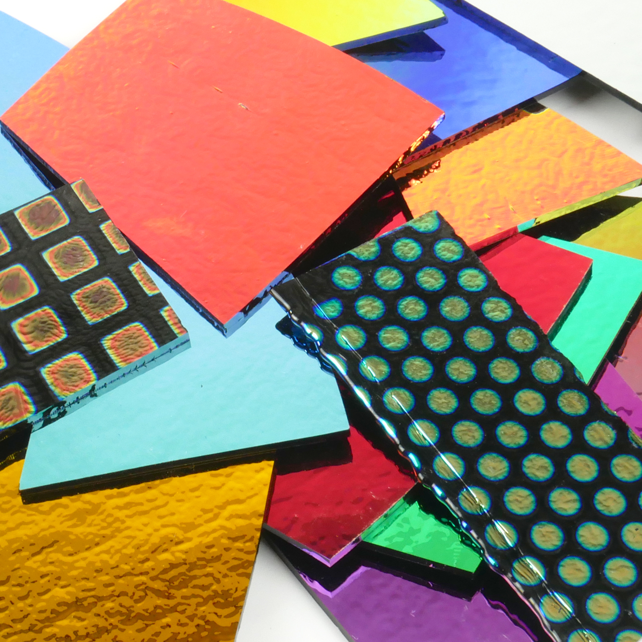 Chatarra dicroica COE90 negra Bullseye 1,5mm 0,45 KG Chatarra dicroica COE90 negra Bullseye 1,5mm 0,45 KG