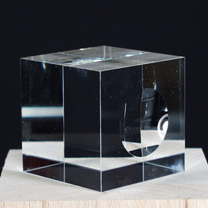 Glaswürfel 50x50x50mm mit Mulde