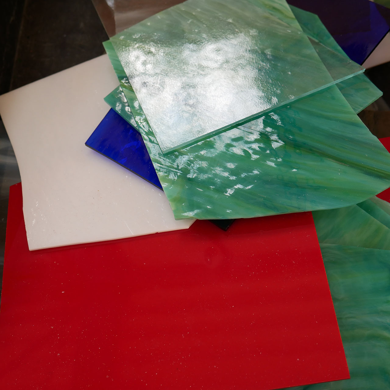 Cullet box 10kg - Fusing AK96 - Oceanside / Wissmach Cullet box 10kg - Fusing AK96 - Oceanside / Wissmach