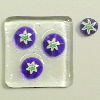 MILLEFIORI Stern blau-weiss-grün d:6-8mm, 100g MILLEFIORI Stern blau-weiss-grün d:6-8mm, 100g