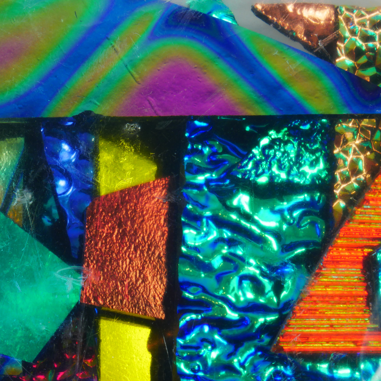 Scrap Dichroic black Oceanside COE96 0,45 KG Scrap Dichroic black Oceanside COE96 0,45 KG